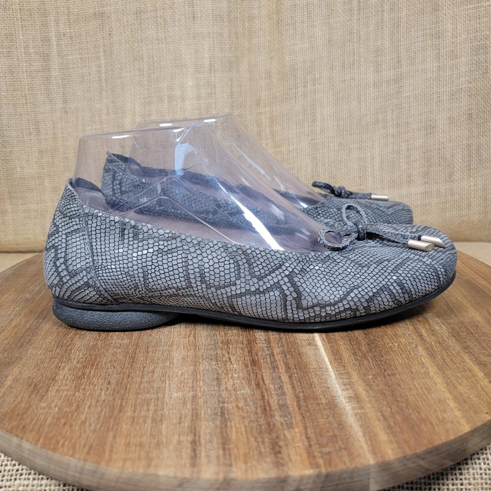 Sabrinas Ballet Flats Gray Snake Print Leather Slip‎ On Shoes EU Size 38 US 8